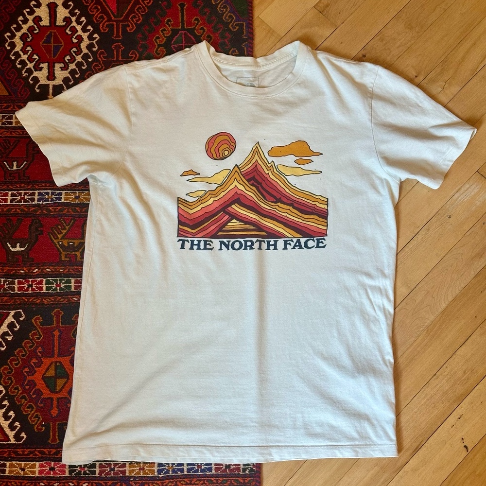 The North Face Peak Sunset T Shirt Men’s Size Medium